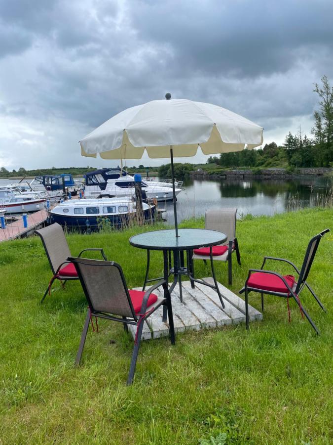 Lough Key Luxury Riverfront Apartment Cootehall Exterior foto